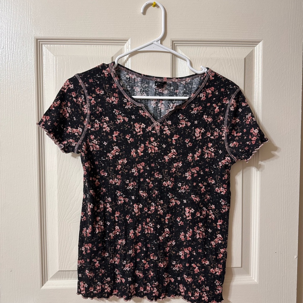 Art Class Black and Pink Floral Top